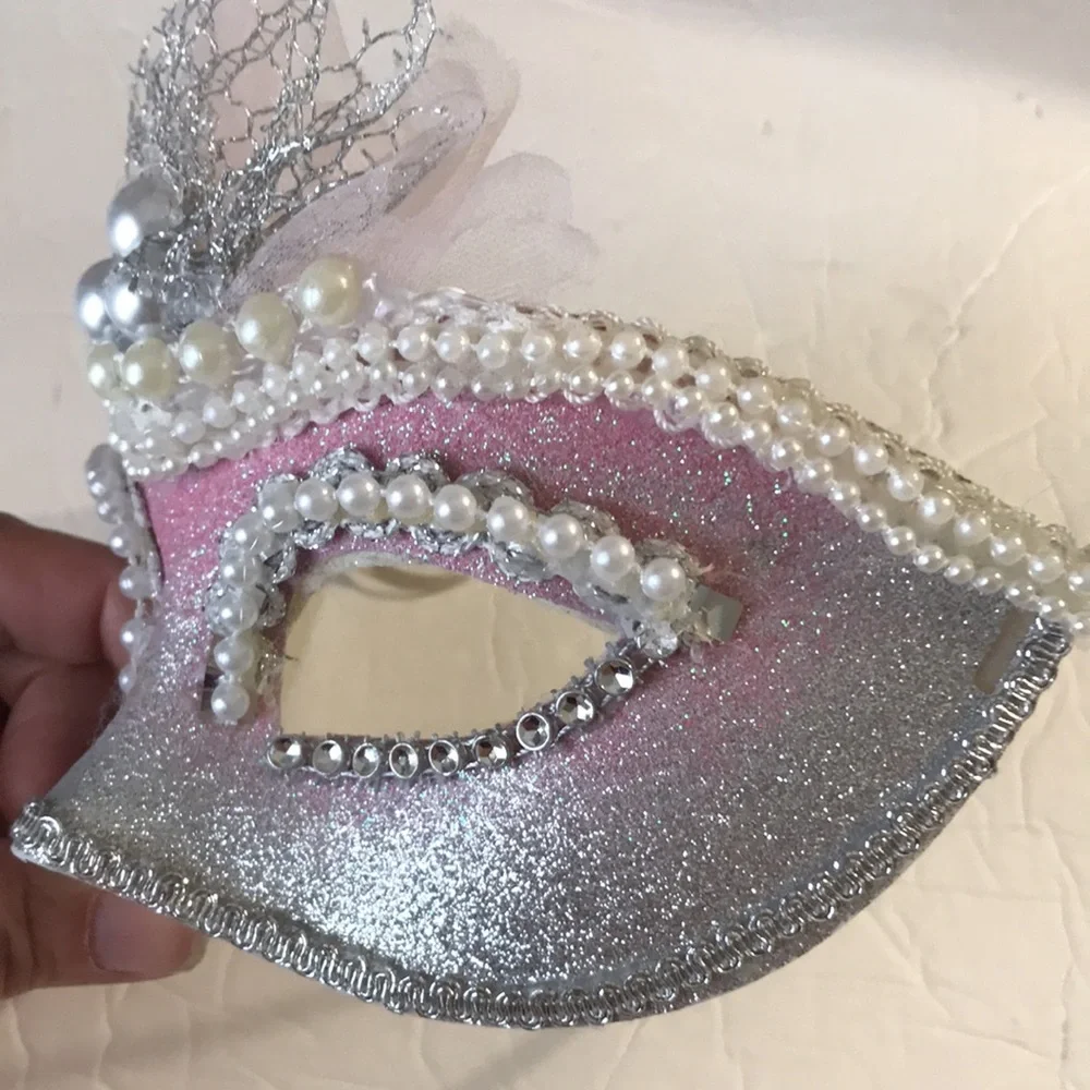 Women’s Glitter Mardi Gras Mask
